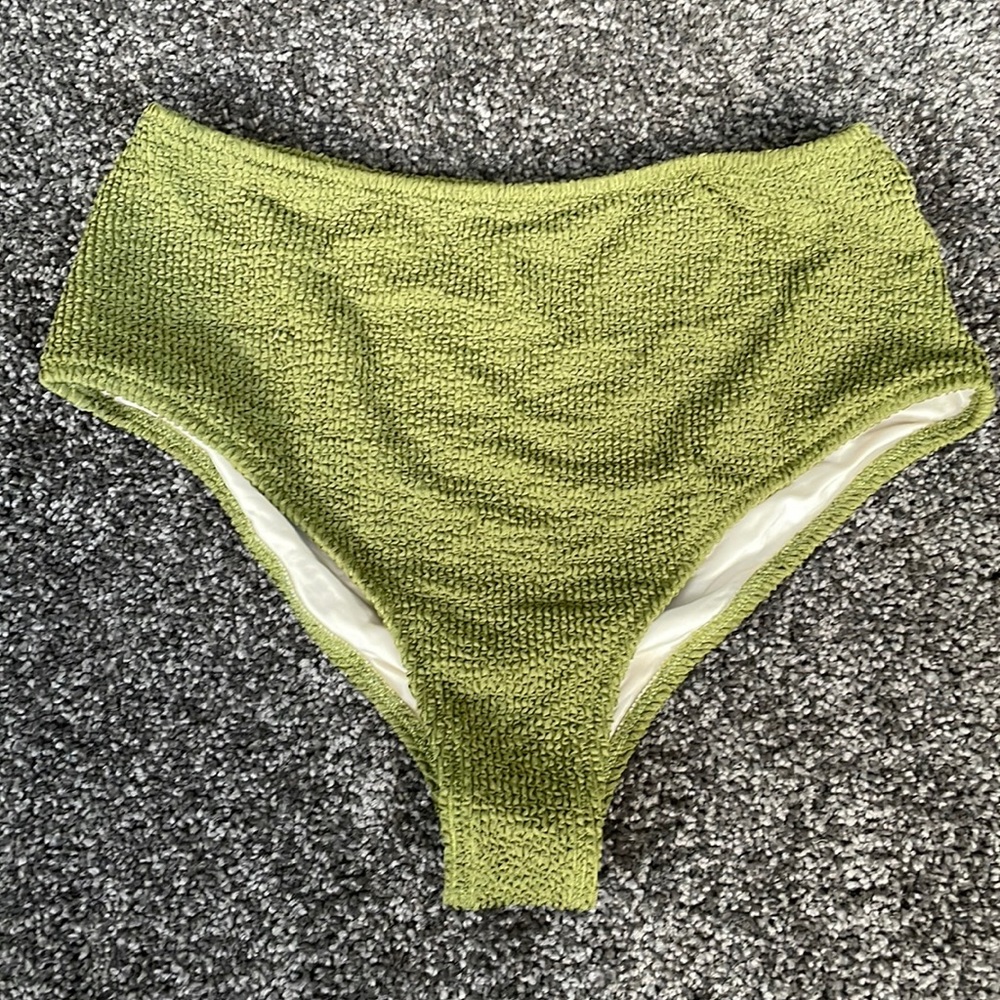 Wanderlust Halle bottom